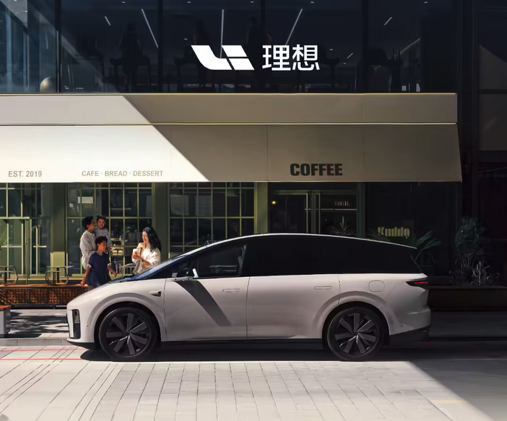 理想i8六座纯电SUV上市，32.18万元起售，8月20日交付